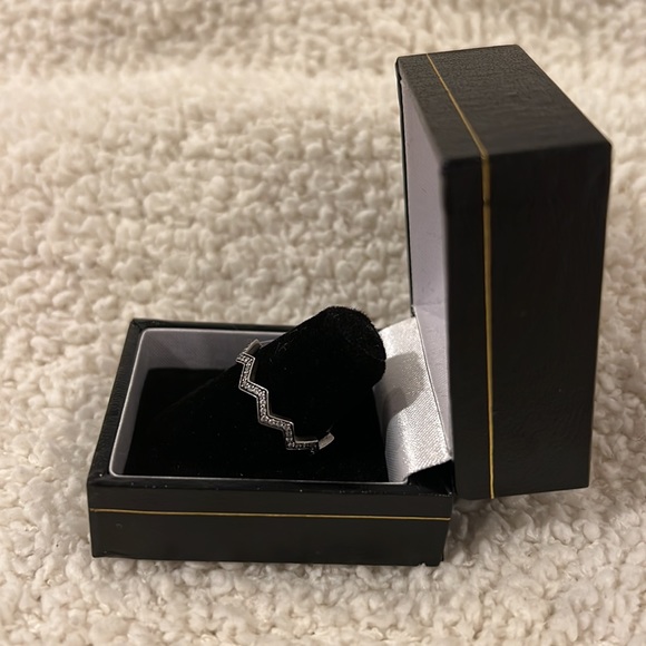 Silver Ring - Picture 2 of 2